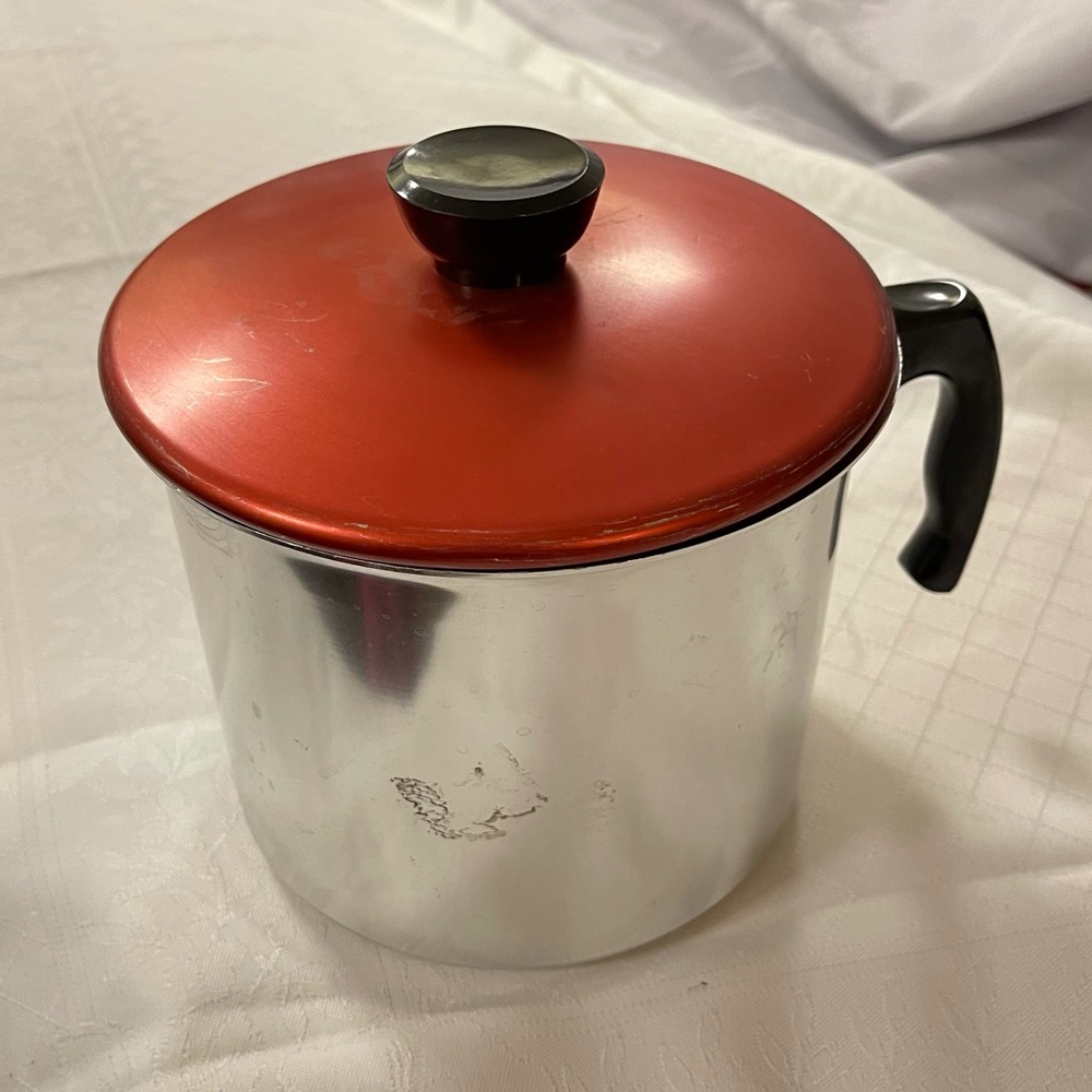 Bella Lūx Cooking Pot With Red Lid